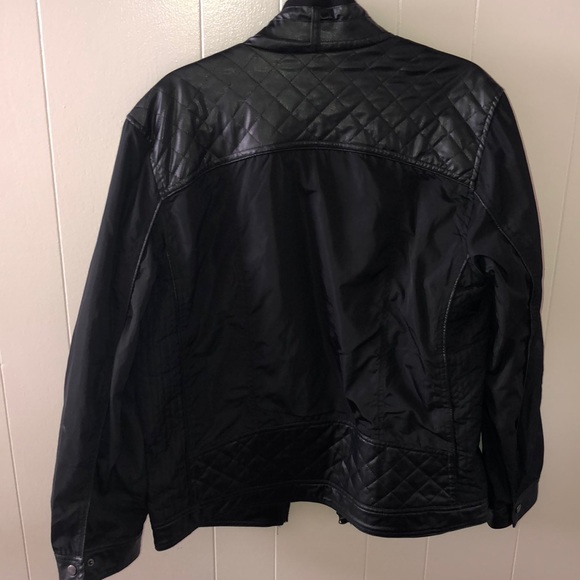 Sweater - Picture 3 of 3